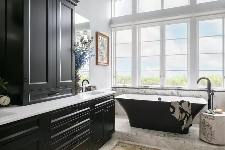 17 Black Bathroom Decor Ideas That Will Make You Swoon!